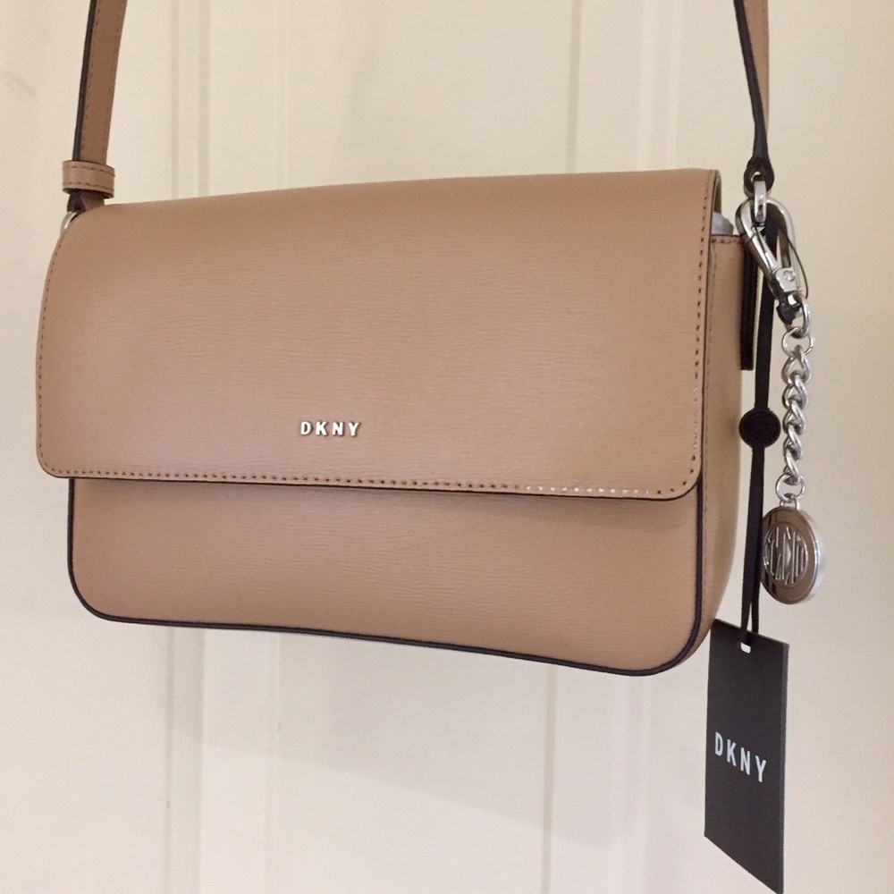 DKNY LEATHER FLAP CROSSBODY